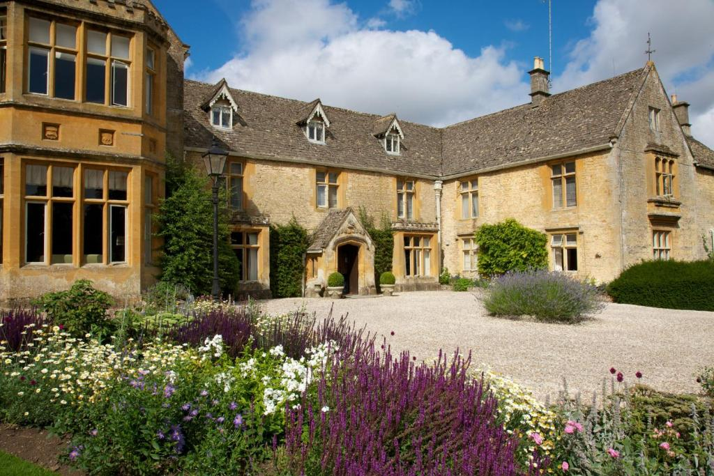 Lords Of The Manor has dog friendly rooms